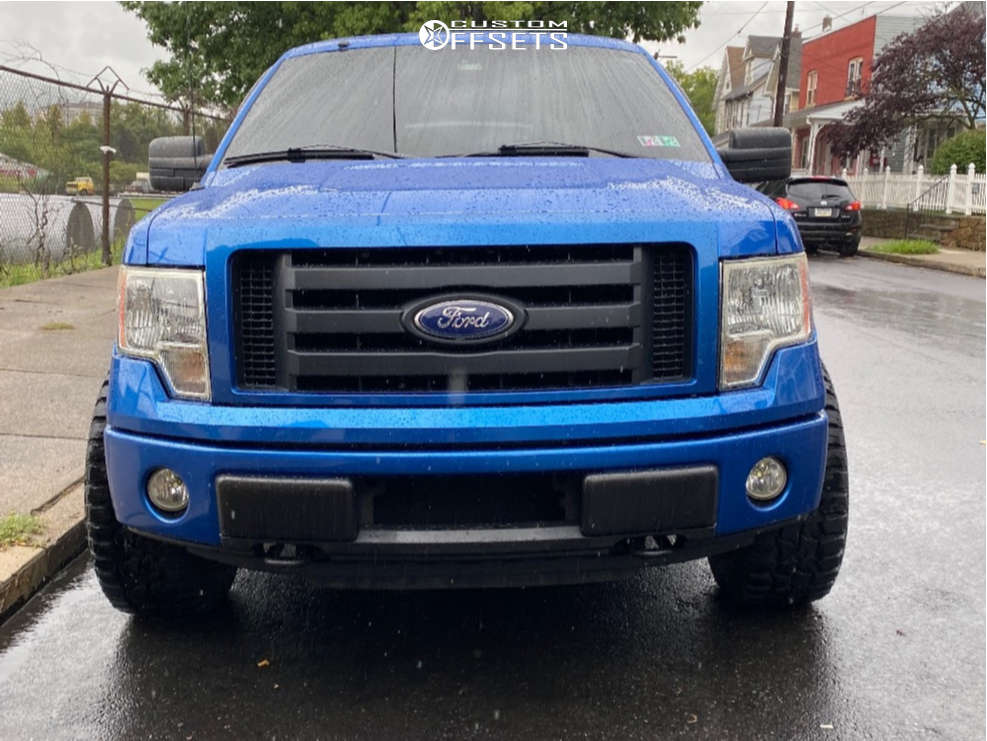 2010 Ford F150 with 20x10 19 Hostile Sprocket and 33/12.5R20 Federal