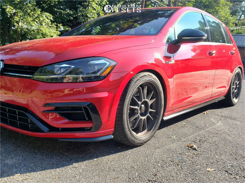 2018 Volkswagen Golf R with 18x8.5 43 Konig Hypergram and 235