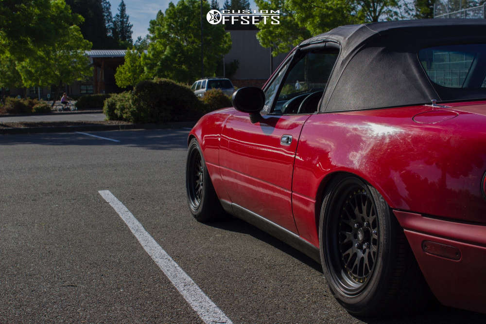 1993-mazda-miata-with-15x8-25-mst-mt10-and-205-50r15-hankook-ventus-v2