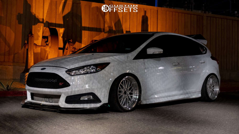 2018 Ford Focus with 18x9 35 Vors Vr8 and 215/25R18 Lionhart