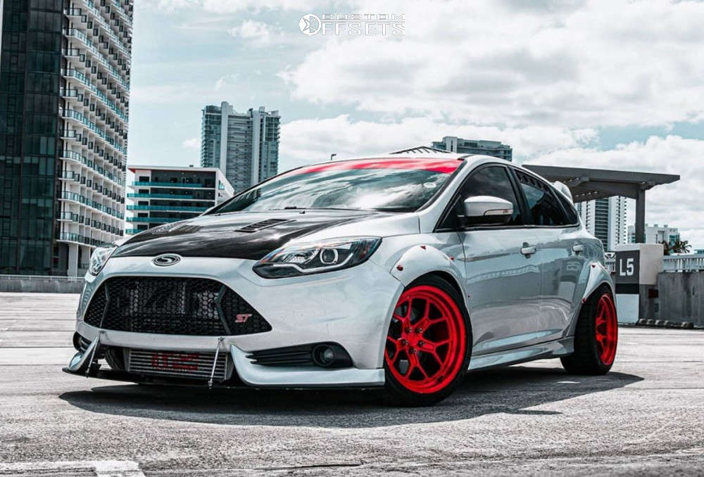 1269884-1-2013-focus-ford-st-