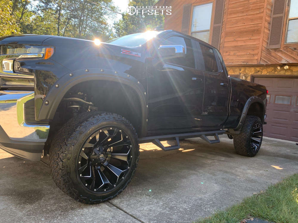 2019 Chevrolet Silverado 1500 with 22x12 44 Fuel Assault and 35/12