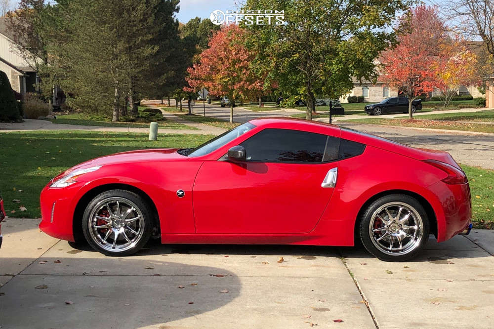 2016 Nissan 370Z with 18x9.5 30 Aodhan Ds02 and 245/35R18 Continental ...
