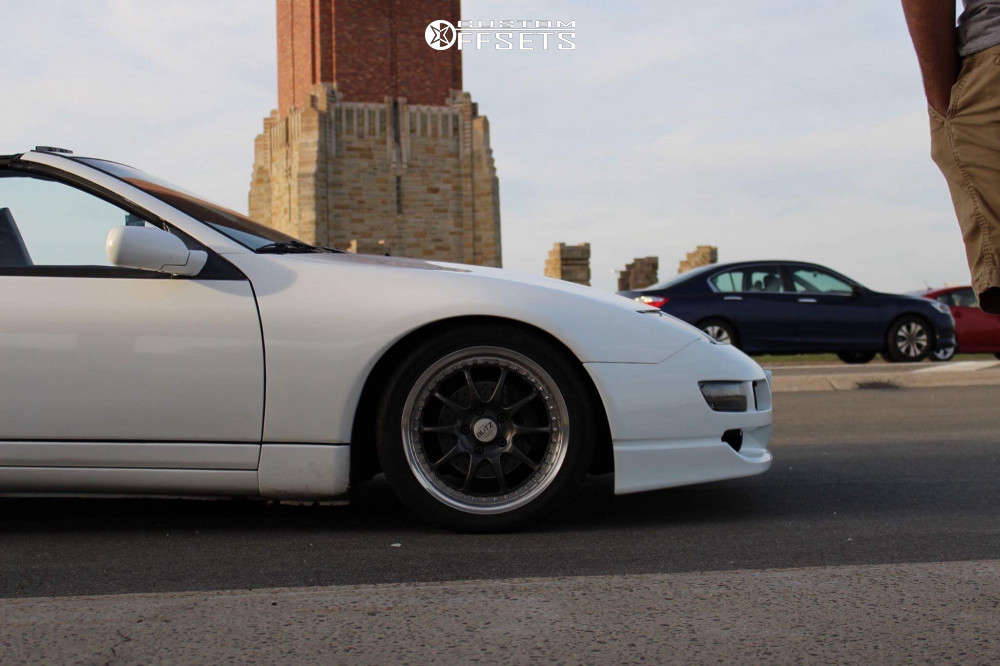 1993 Nissan 300ZX with 17x8 28 Blitz Type 01 and 245/40R17 Hankook
