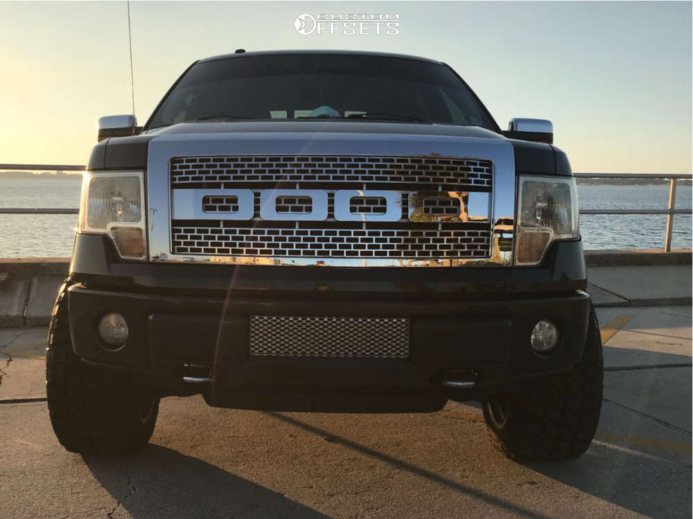 2010 Ford F150 with 20x12 44 Fuel Krank and 33/12.5R20 Red Dirt Road