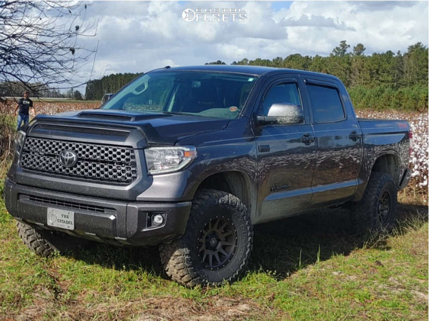 Tundra ［3ED］ 2018 Toyota Tundra with 17x8.5 20 Alloy Ion Compression and 35