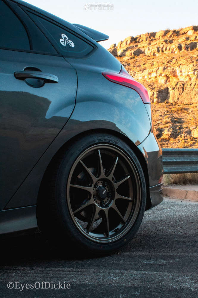 2018 Ford Focus with 18x8.5 43 Konig Dekagram and 235/40R18 Falken