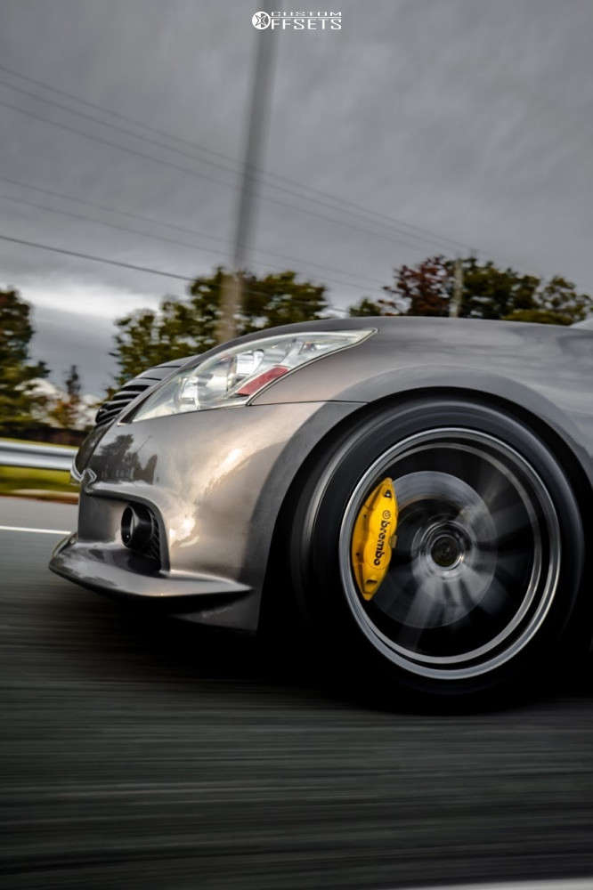 2010 INFINITI G37 with 19x8.5 20 XXR 559 and 255/40R19 General Gmax Rs