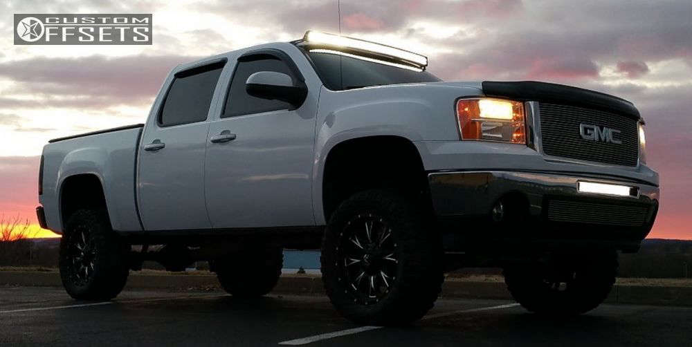 2008 GMC Sierra 1500 with 20x9 1 Fuel Throttle and 305/55R20 Mickey