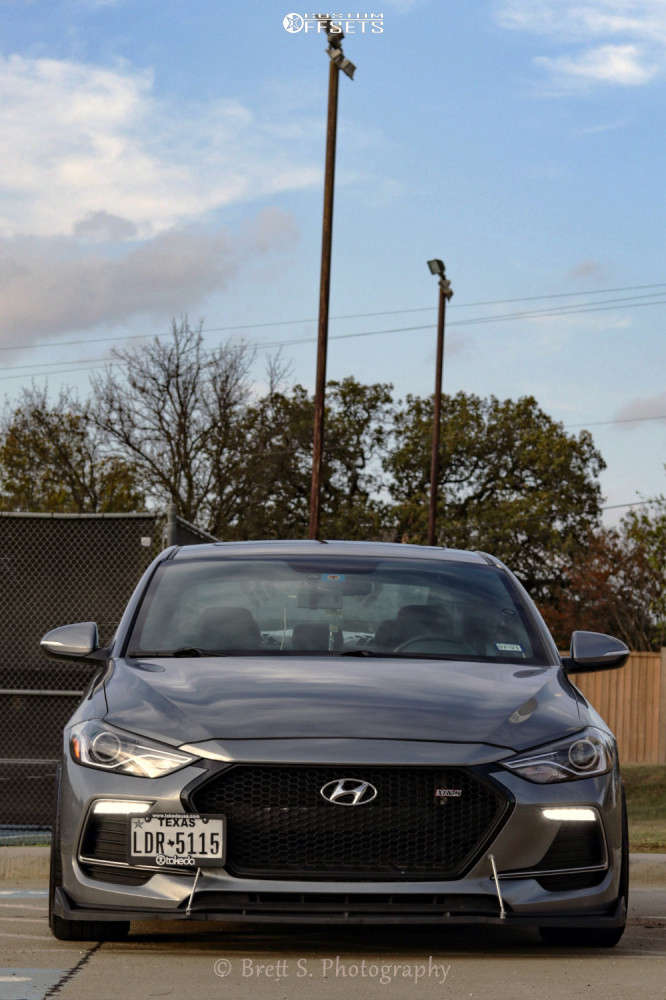 2018 Hyundai Elantra with 18x9 35 Enkei Rpf1 and 225/40R18 Hankook