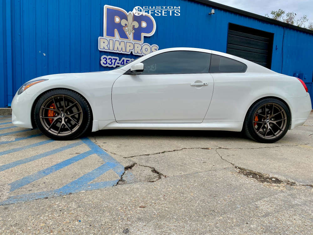 2013 INFINITI G37 with 19x9.5 22 ESR Rf2 and 255/40R19 Michelin Pilot