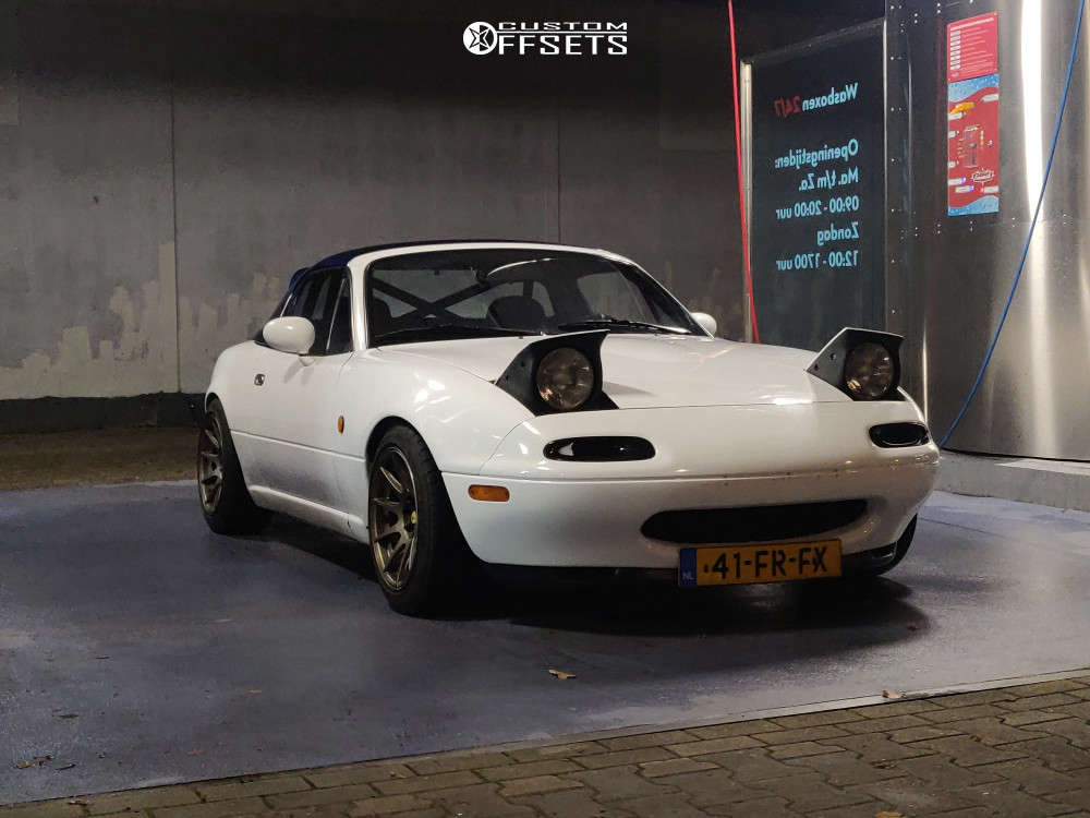1992 Mazda MX-5 Miata with 15x8 20 Japan Racing JR11 and 195/50R15
