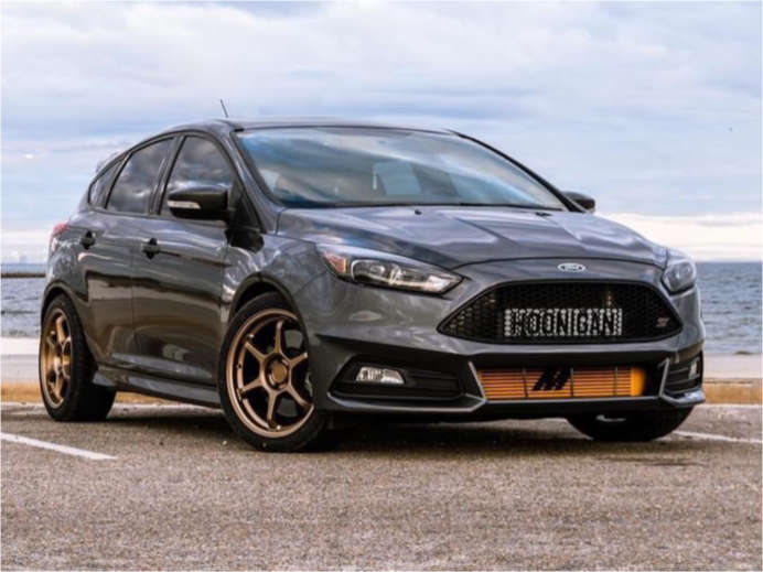 2018 Ford Focus with 18x8.5 42 Motegi Mr145 and 235/40R18 Federal