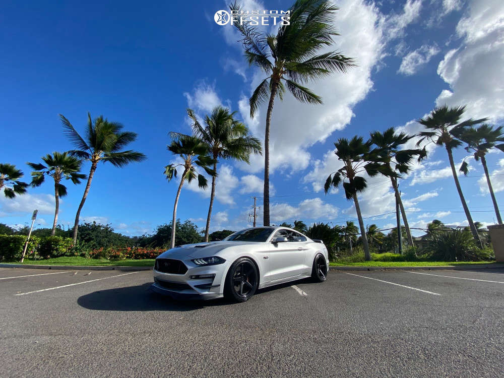 2019 Ford Mustang with 19x9.5 20 Ferrada FR3 and 265/35R19 Nitto Nt555 ...