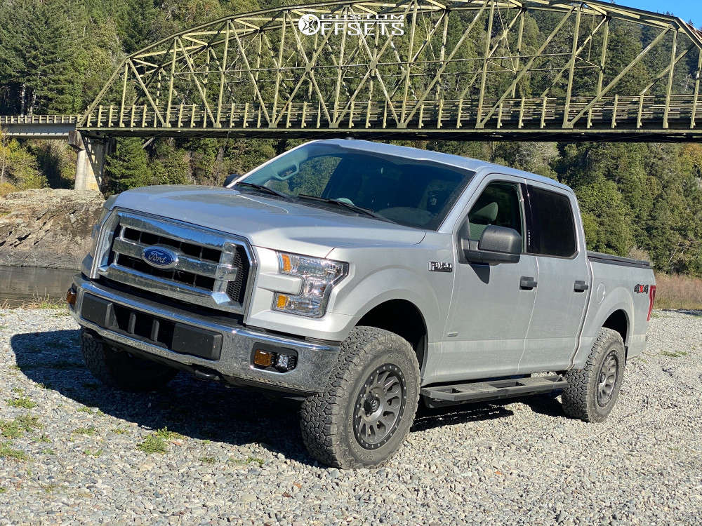 フォード　F150 TA02 2017 Ford F-150 with 18x9 1 Fuel Vector and 275/70R18
