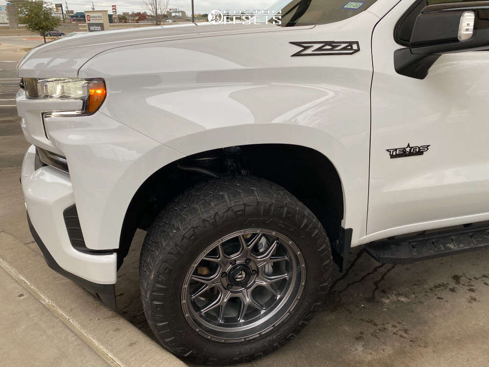 2021 Chevrolet Silverado 1500 with 20x10 18 Fuel Tech and 305/55R20