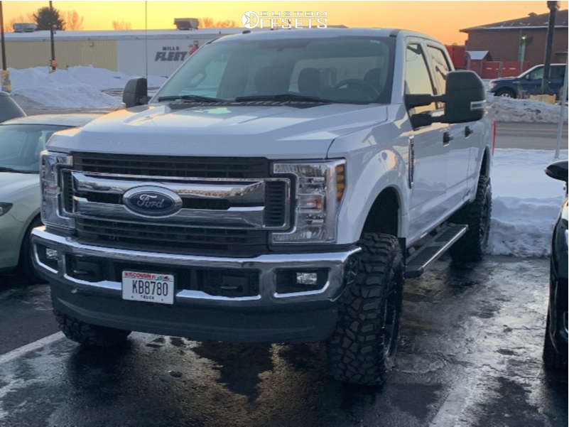 2019 Ford F-250 with 18x9 0 Helo He901 and 305/70R18 Cooper Discoverer ...