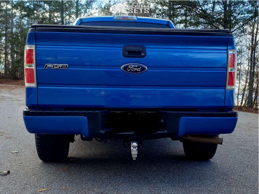 2009 Ford F150 with 20x9 20 Fuel Throttle and 275/55R20 Yokohama