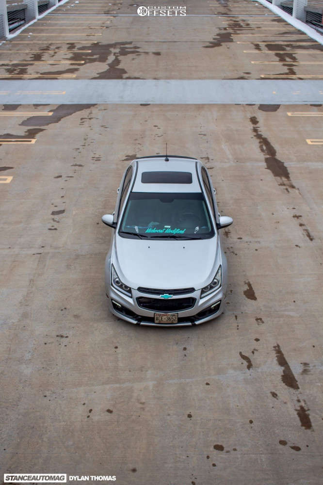 2015 Chevrolet Cruze with 18x8.5 35 Helo He845 and 225/40R18 ...