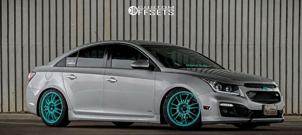 2015 Chevrolet Cruze with 18x8.5 35 Helo He845 and 225/40R18 ...