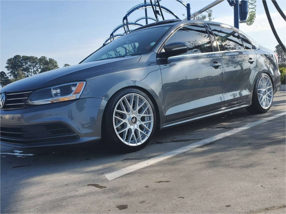 2015 Volkswagen Jetta with 18x8.5 45 Rotiform Rse and 225/40R18