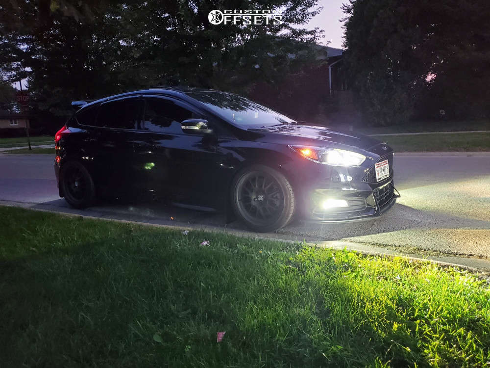 2017 Ford Focus with 18x8.5 38 Klutch Sl14 and 235/40R18 Goodyear Eagle ...