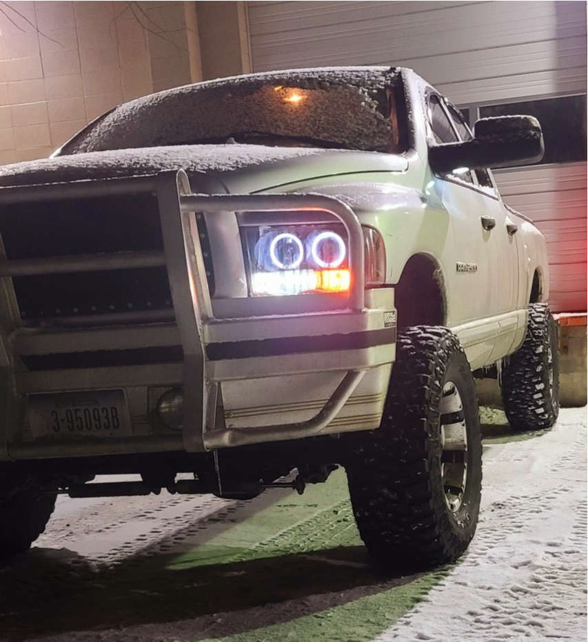 2004 Dodge Ram 2500 with 17x9 12 Moto Metal MO955 and 35/12.5R17 Dick