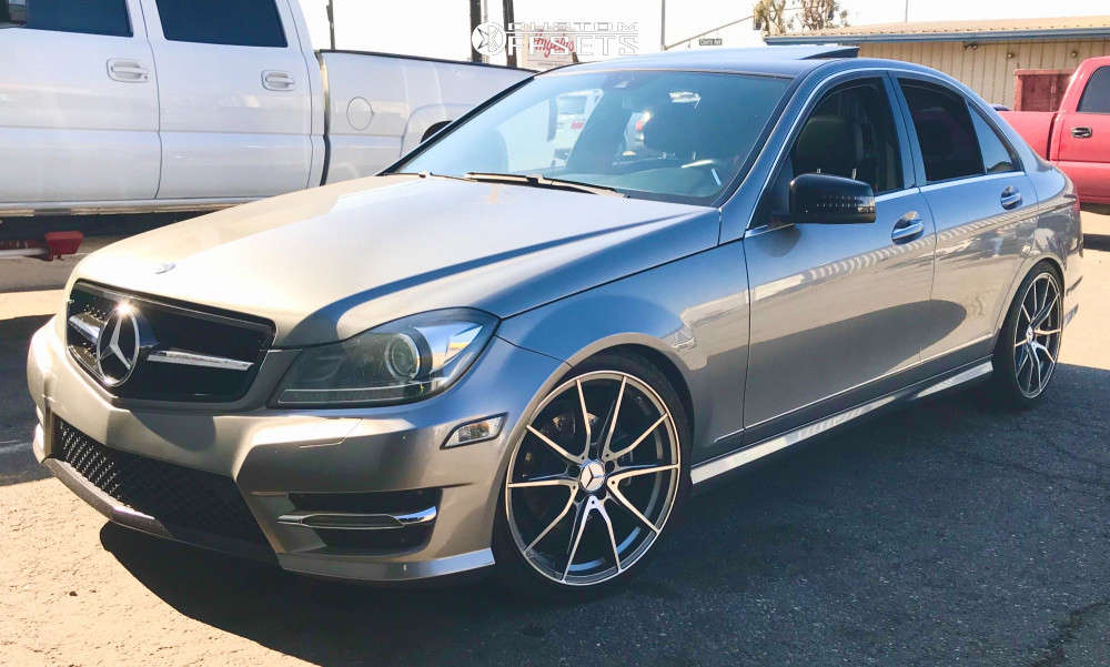 2013 Mercedes-Benz C250 with 19x8 45 OEM Wheels Monoblock and 235/35R19 ...