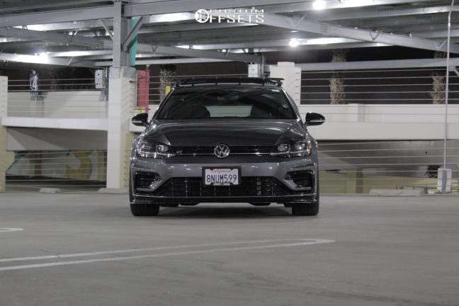 2019 Volkswagen Golf R with 18x8.5 45 Neuspeed Rse10 and 245/40R18 ...