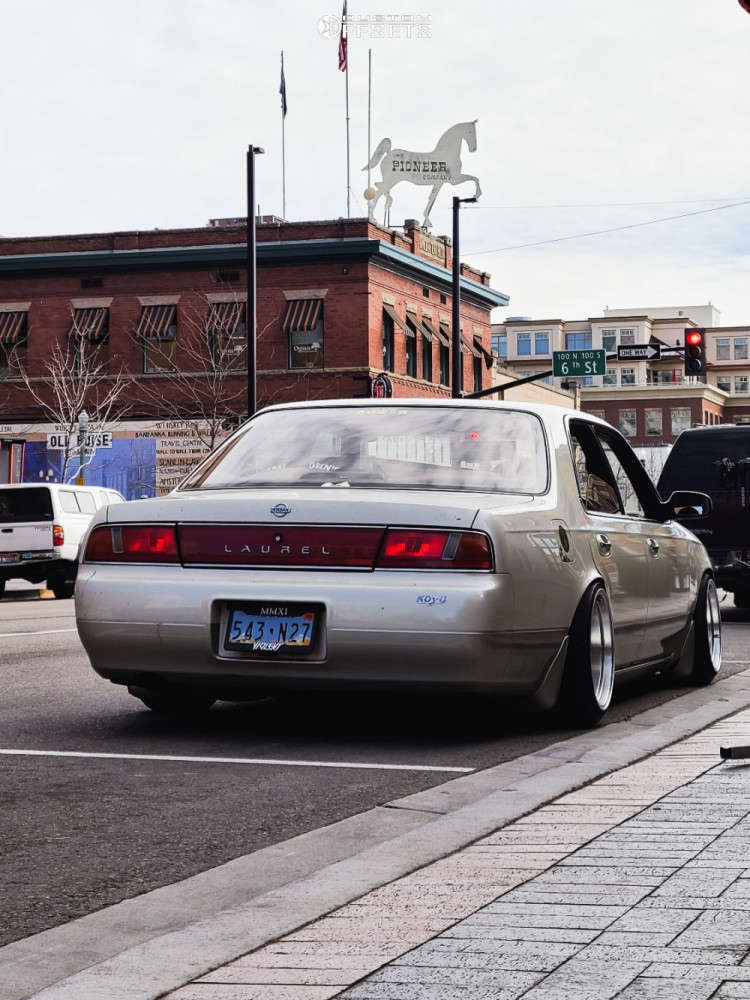 1993 Nissan Skyline R33 with 16x9.5 0 NS Div2 and 205/45R16 Federal ...