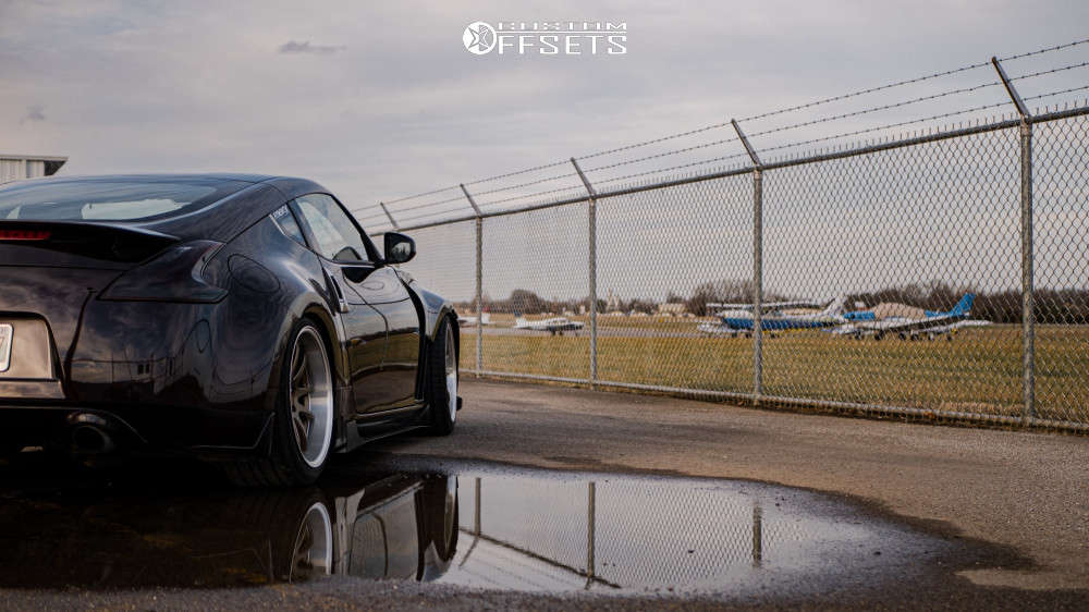 2010 Nissan 370Z with 19x9.5 22 Aodhan Ds02 and 245/35R19