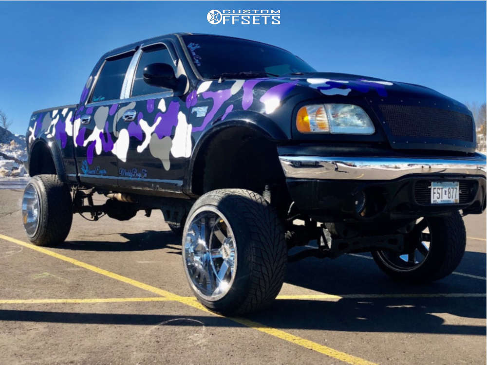 2003 Ford F-150 with 22x14 -76 Moto Metal Mo962 and 33/12.5R22