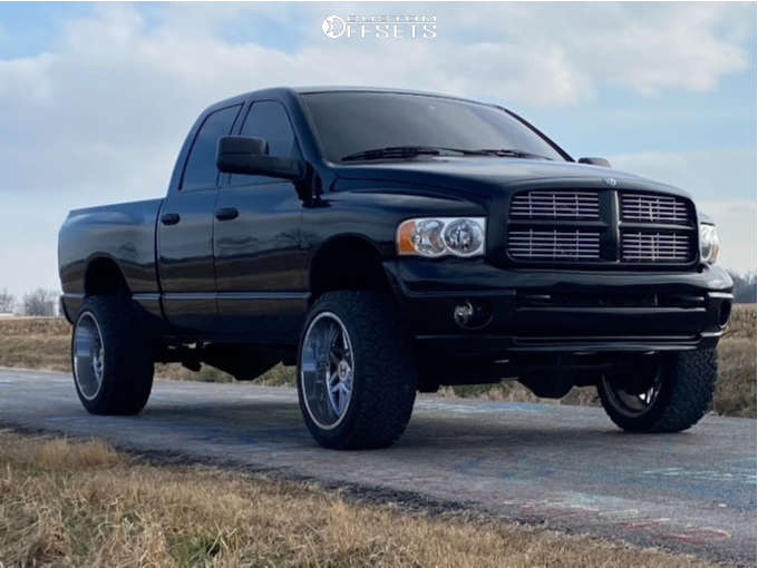 2005 Dodge Ram 2500 with 22x12 55 Hostile Sprocket H108 and 33/12.5R22