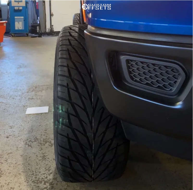 2019 Ford Ranger with 22x12 -51 Xtreme Force Xf10 and 305/45R22 Toyo ...