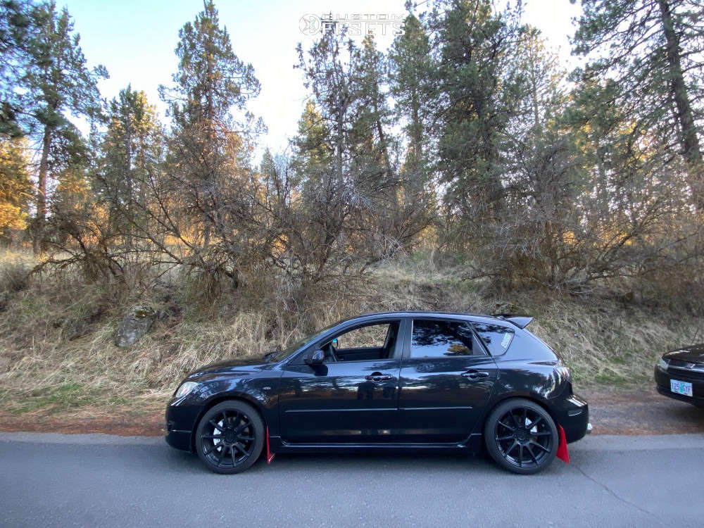 2008 Mazda MazdaSpeed3 with 18x8 40 Niche Essen and 225/40R18