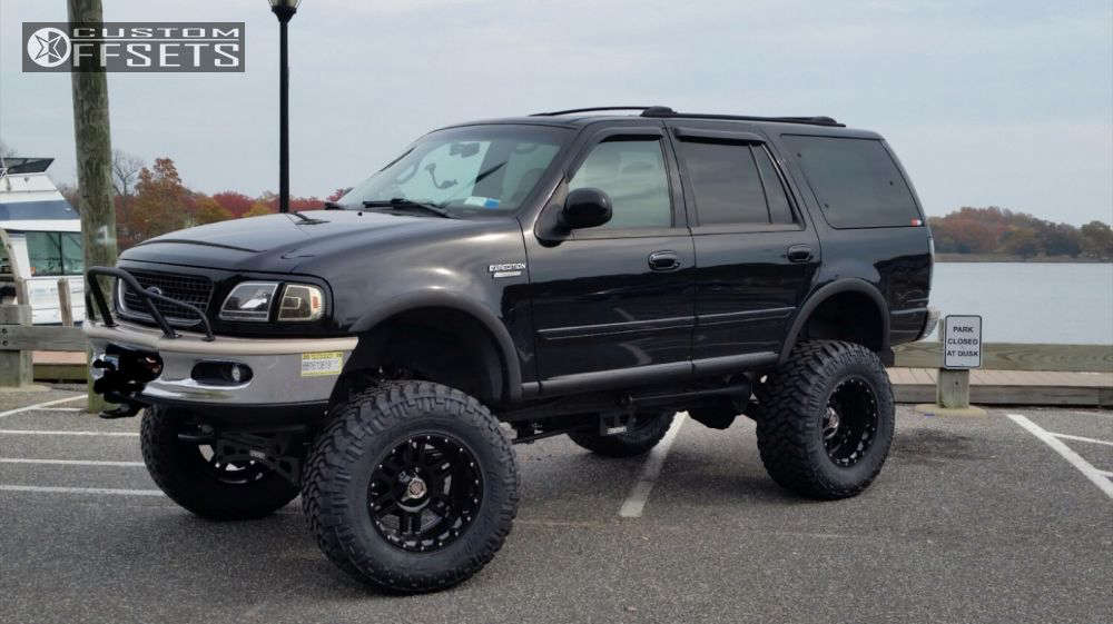 1998 Ford Expedition with 20x12 44 Centerline Lt1 and 38/15.5R20 Nitto