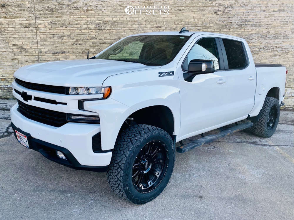 2020 Chevrolet Silverado 1500 with 22x10 -18 XD Hoss 2 and 35/12.5R22 ...