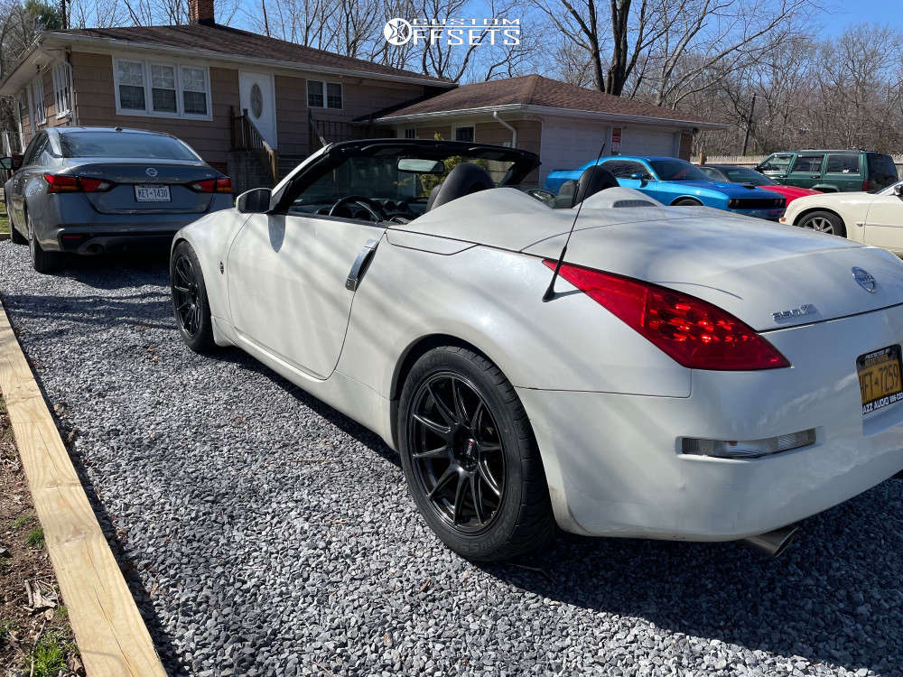 2008 Nissan 350Z with 18x8.75 20 XXR 527 and 275/40R18