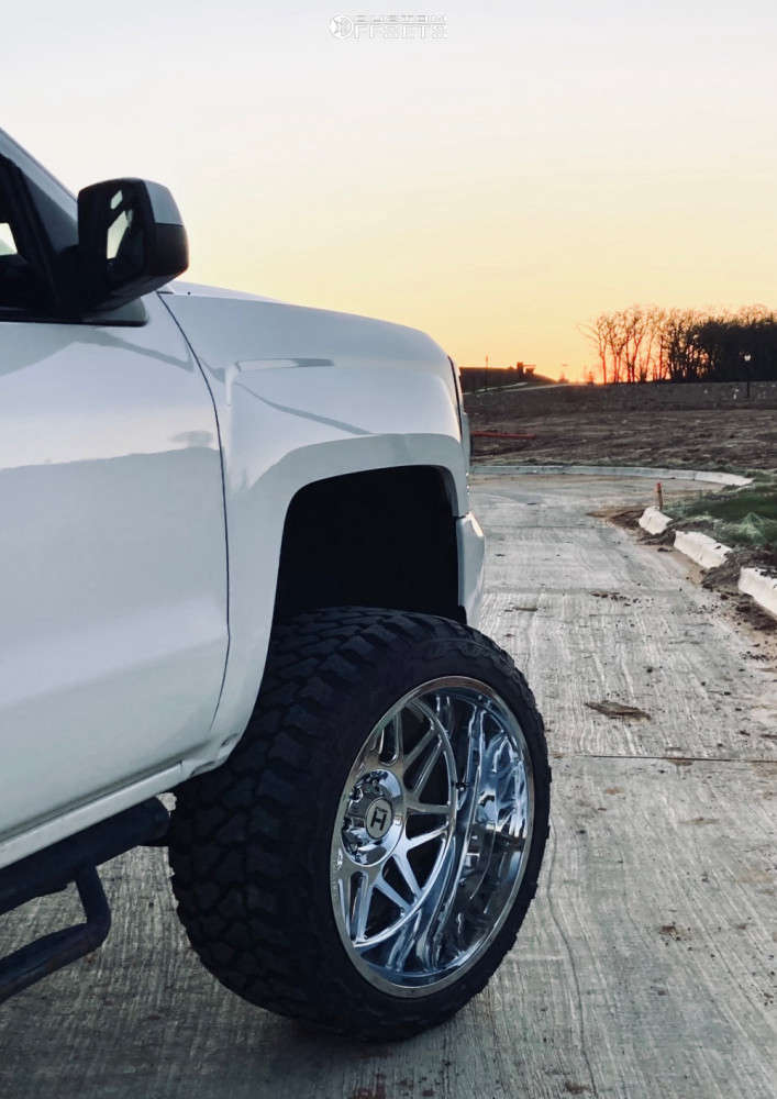 2016 Chevrolet Silverado 1500 with 24x14 76 Hostile Sprocket and 35/15