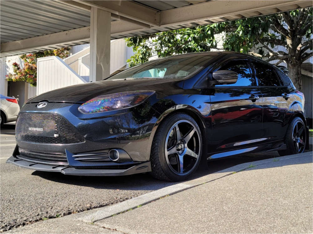 2013 Ford Focus with 18x8.5 35 XXR 575 and 225/40R18 Federal SS595
