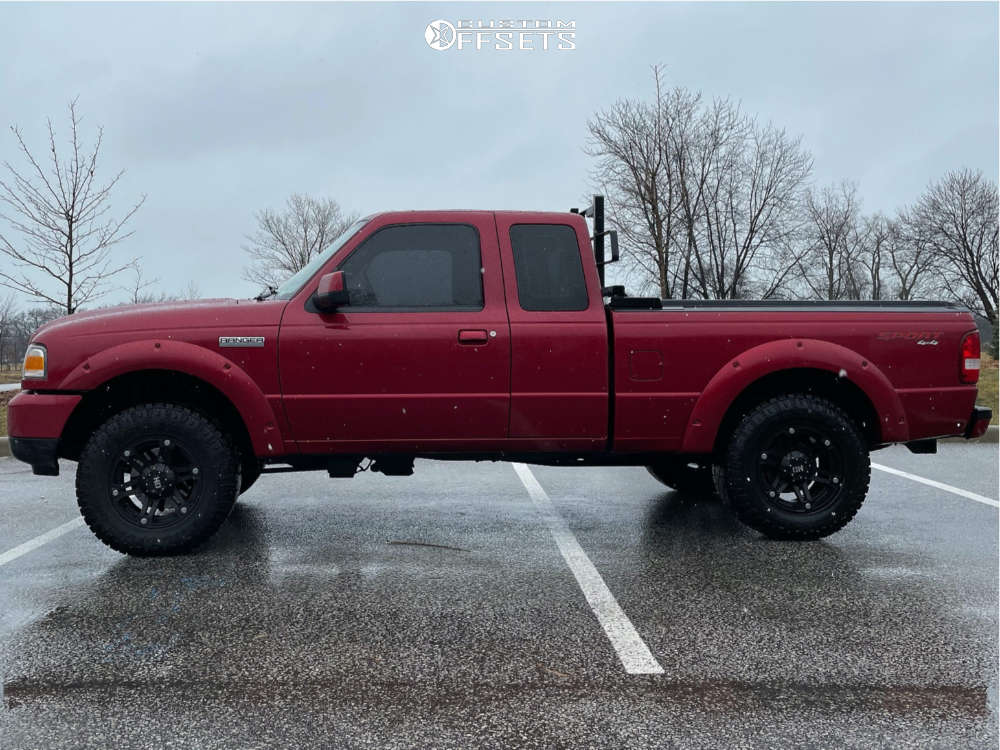 2009 Ford Ranger with 16x8 Fast HD Reactor and 31/10.5R16 Goodyear