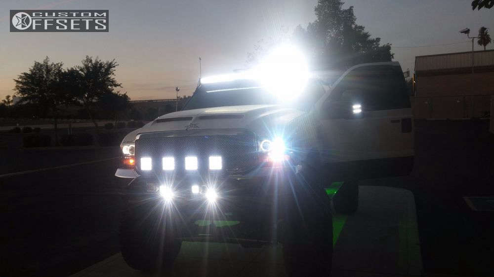 2003 Ford Excursion with 20x12 -44 Moto Metal MO962 and 40/13.5R20 Pro ...