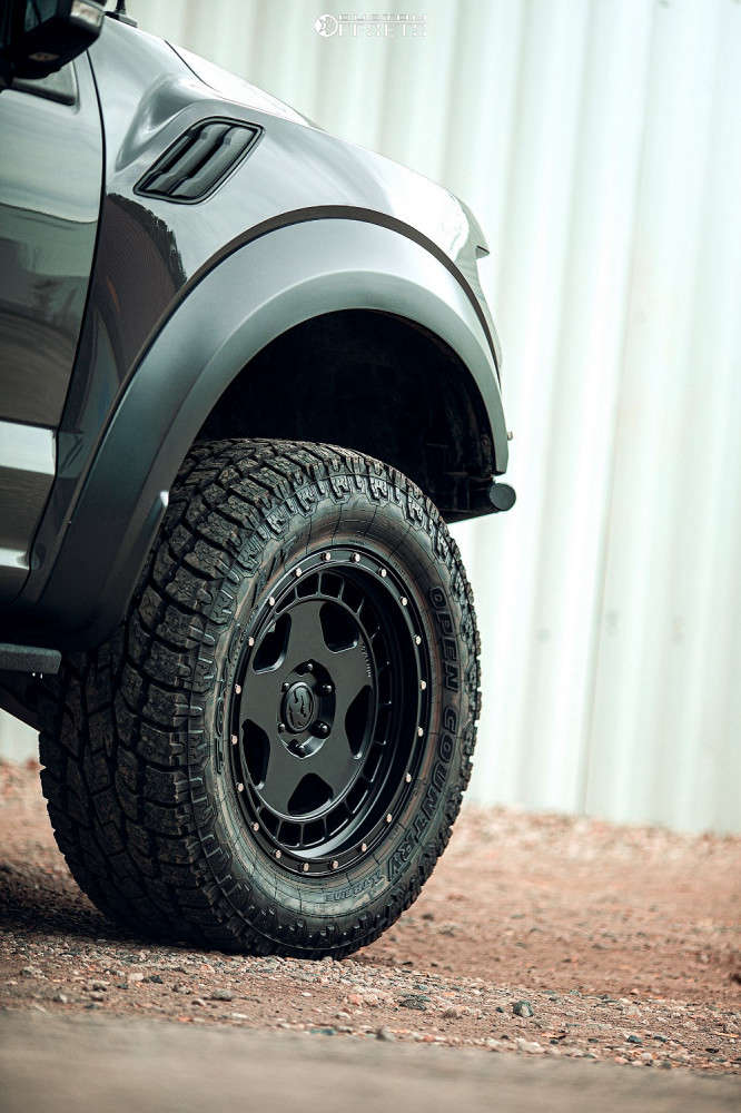 2018 Ford Raptor with 20x9 18 Fifteen52 Offroad Turbomac Hd and 35/12 ...