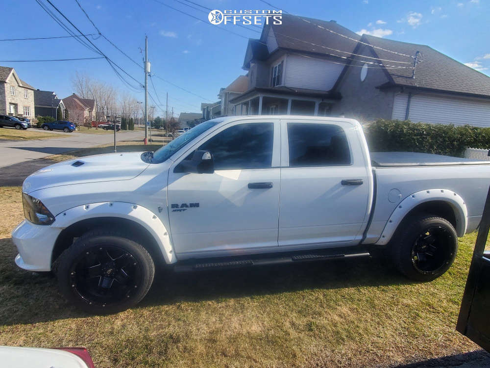 2019 Ram 1500 Classic with 22x9.5 20 Fast HD Rampage and 305/45R22 ...