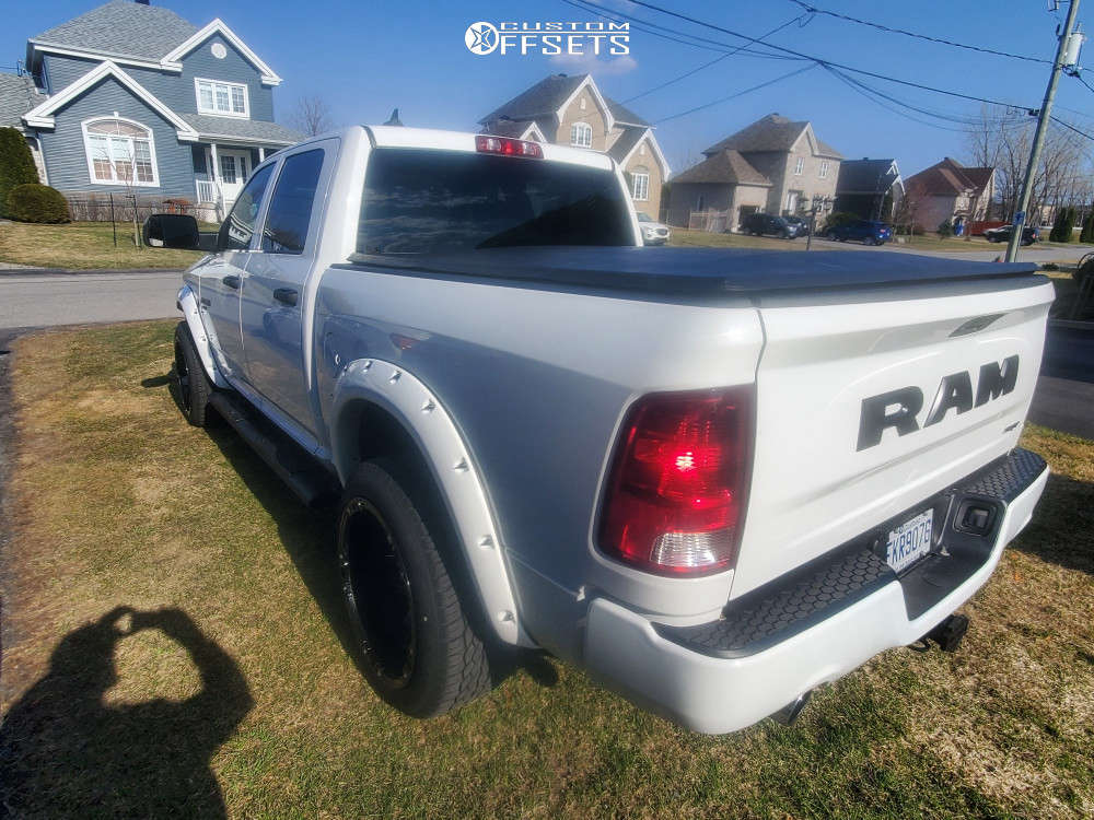 2019 Ram 1500 Classic with 22x9.5 20 Fast HD Rampage and 305/45R22 ...