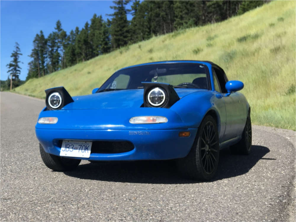 1990 Mazda MX-5 Miata with 17x7 42 Motegi Mr15 and 215/40R17