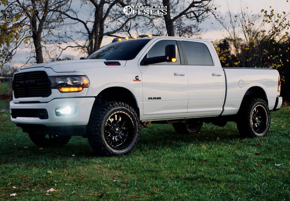 2020 Ram 2500 with 22x10 18 Fuel Sledge D595 and 35/12.5R22 Mickey