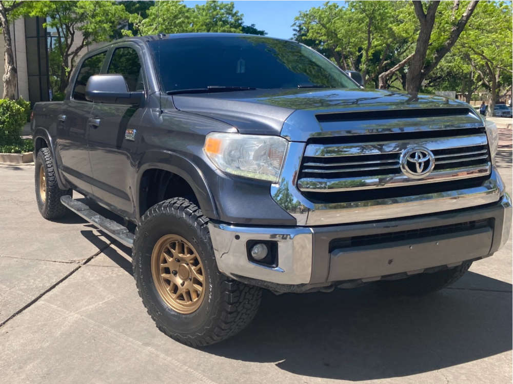 1678796-1-2016-tundra-toyota-3