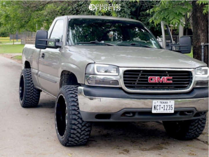 2002 GMC Sierra 1500 with 22x12 -44 TIS 544MB and 33/12.5R22