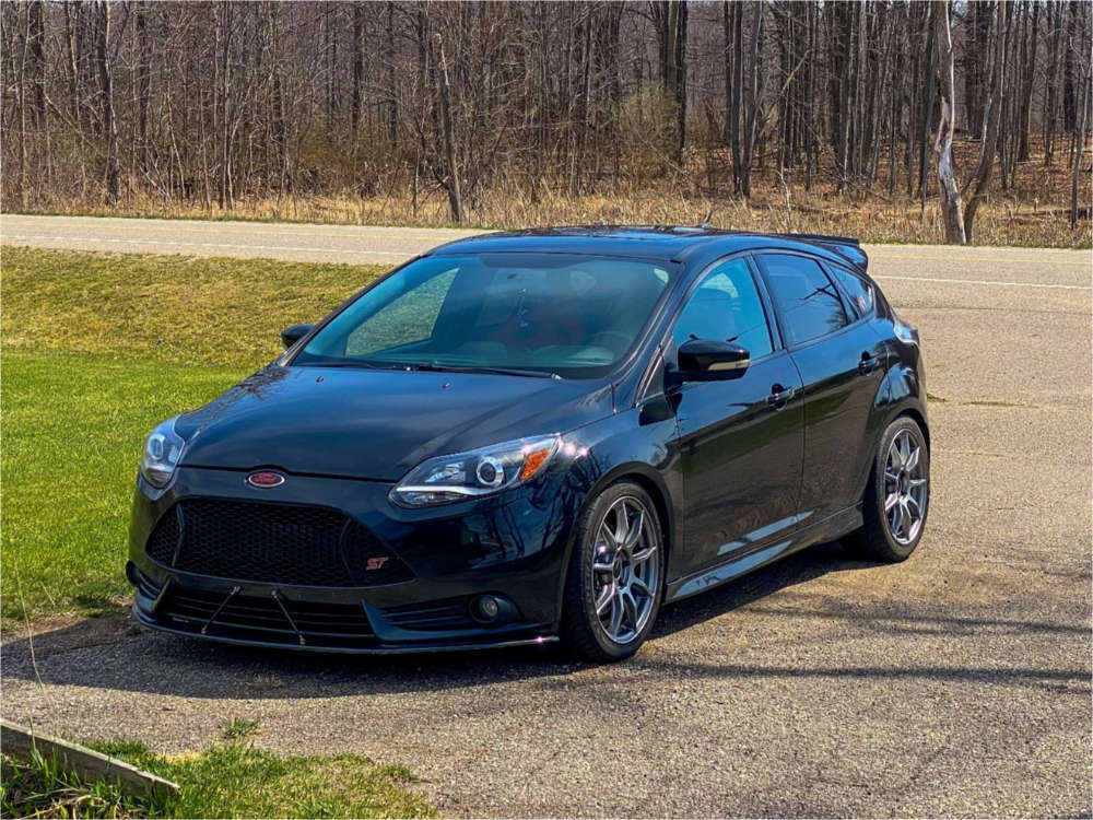 2013 Ford Focus with 18x8 45 Enkei Ts9 and 235/40R18 Federal SS595